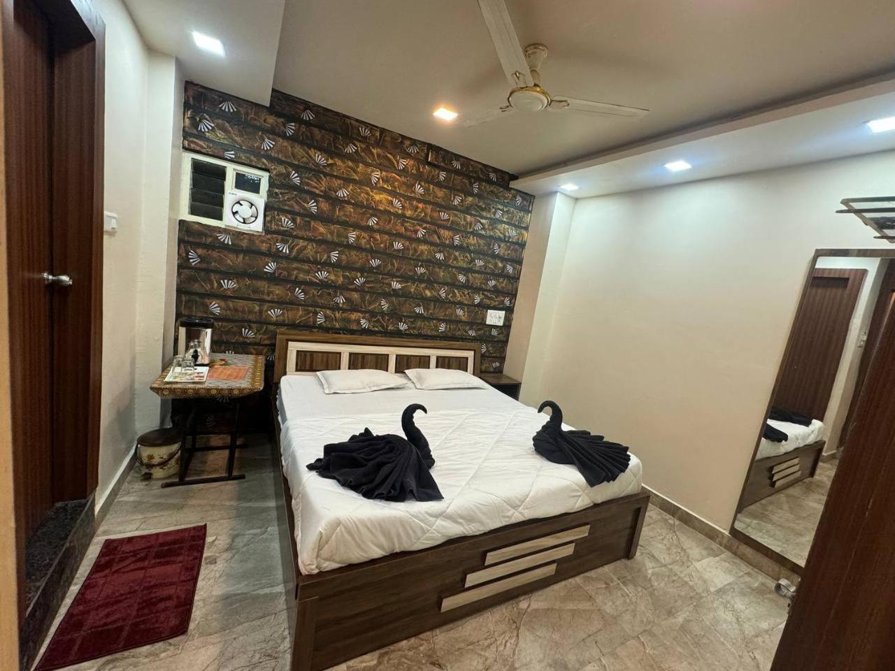 Hotel Shreeji Residency Pachmarhī Exterior foto